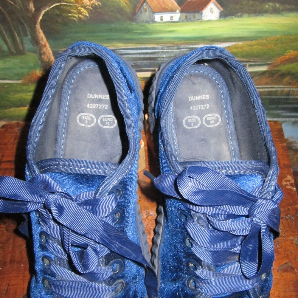 "Irelands" Dunnes Blue Velvet Toe Cap Shoes - Picture 7 of 7